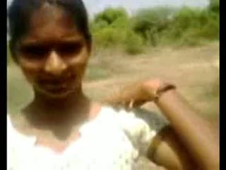 Індійська підліток село дівчина смокче пеніс outdoors