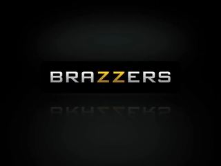 Brazzers - milfs като то голям - hitching за а сцена.