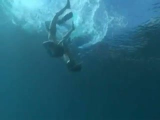מתחת למים סקס