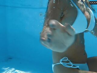 Angelica Heart amazing babe underwater