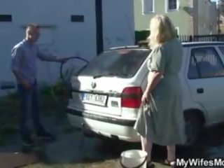 Wife Finds Her Old Mom and BF Fucking in the Garden...