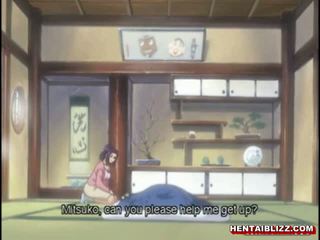Mãe japonesa hentai gets squeezed dela bigboobs