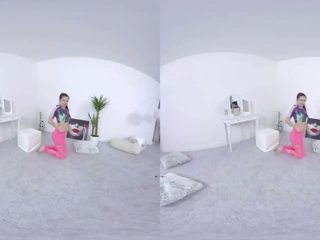リアル 柔軟 contortion ティーン ポルノの ビデオ