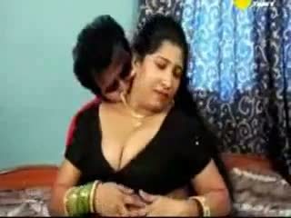 India tamil küpsemad aunty keppimine koos tema boyfriend